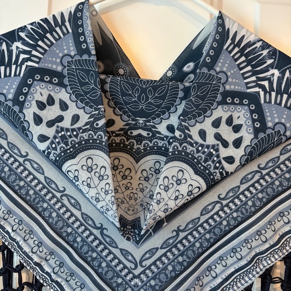 Fringed Shawl Scarf, Navy Blue and White. - Picture 3 of 8